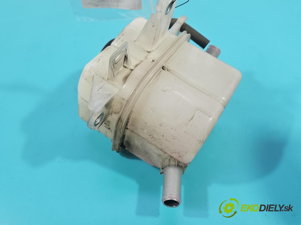 Lexus NX I 2014-2021 2.5 16V 155 HP automatic 114 kW 2494 cm3 5- Nádrž: kompenzačné: