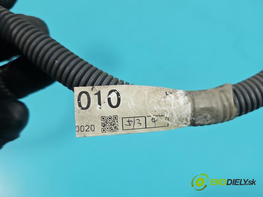 Lexus NX I 2014-2021 2.5 16V 155 HP automatic 114 kW 2494 cm3 5- Zväzok: ostatné 82112-78010