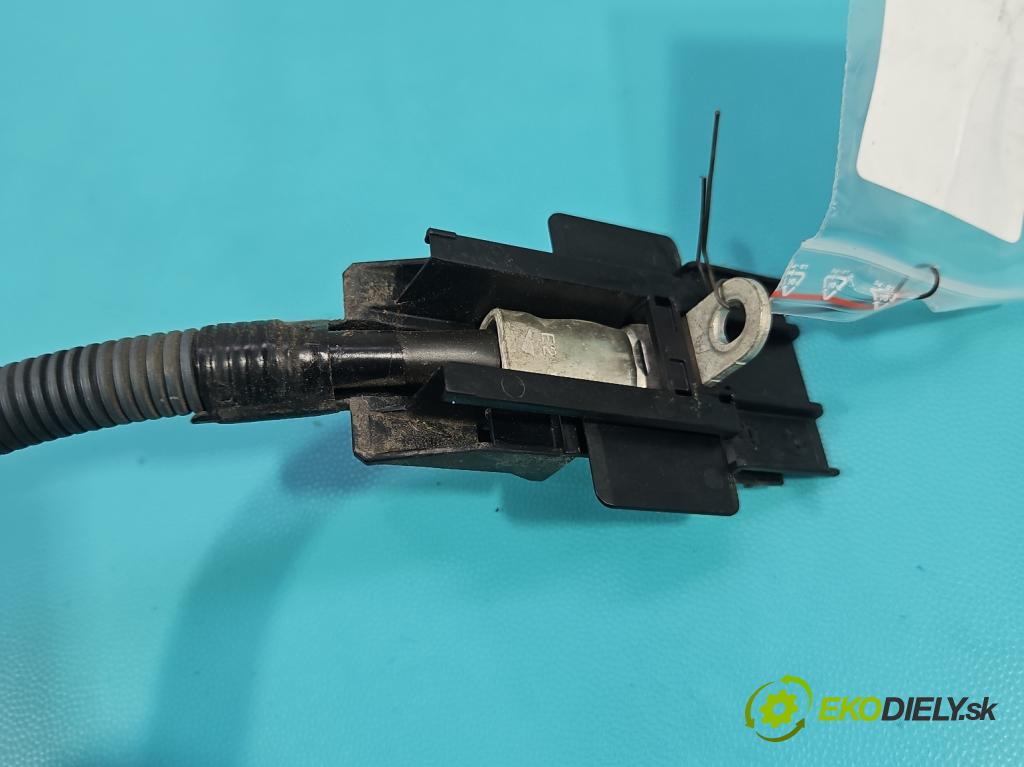 Lexus NX I 2014-2021 2.5 16V 155 HP automatic 114 kW 2494 cm3 5- Zväzok: ostatné 82112-78010