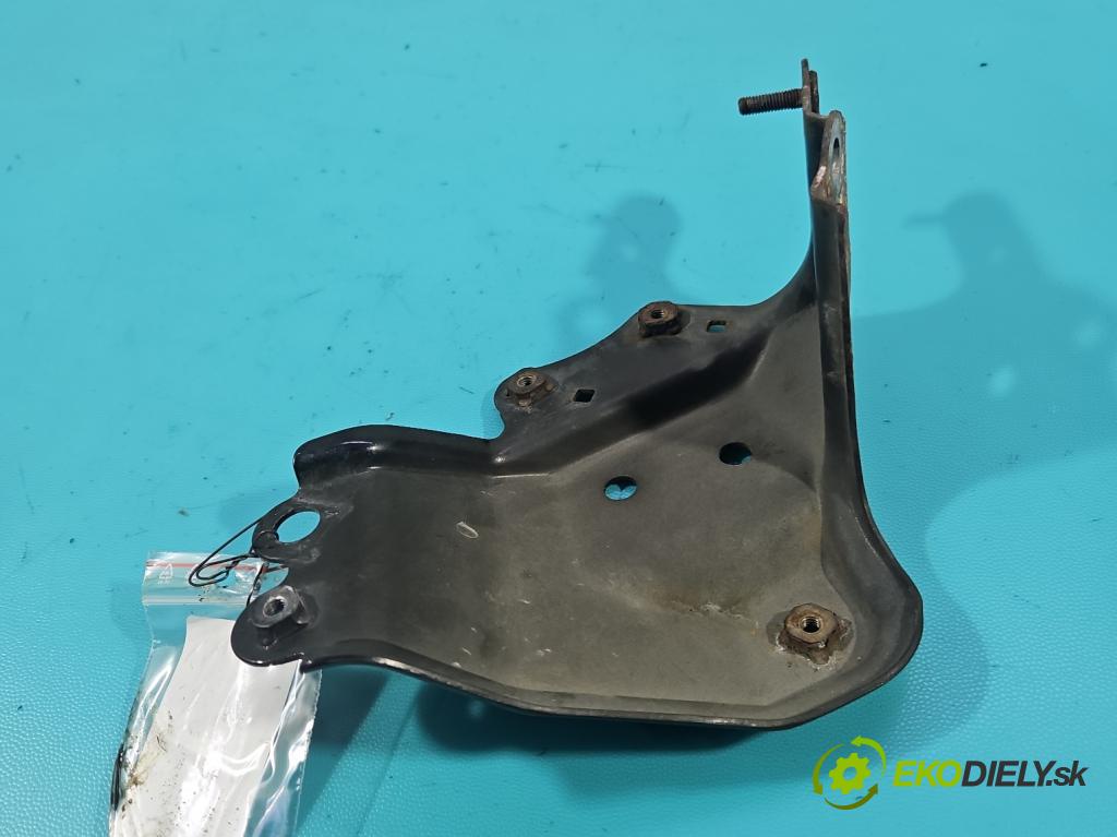 Lexus NX I 2014-2021 2.5 16V 155 HP automatic 114 kW 2494 cm3 5- Upevnenie: