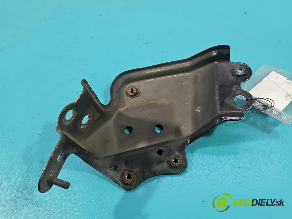 Lexus NX I 2014-2021 2.5 16V 155 HP automatic 114 kW 2494 cm3 5- Upevnenie: