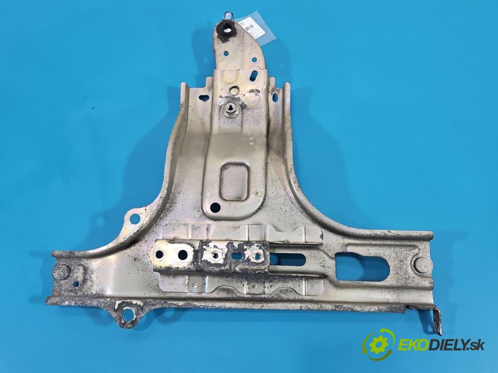 Lexus NX I 2014-2021 2.5 16V 155 HP automatic 114 kW 2494 cm3 5- Upevnenie: