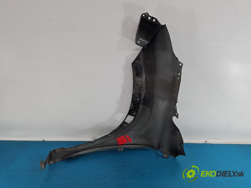 Lexus NX I 2014-2021 2.5 16V 155 HP automatic 114 kW 2494 cm3 5- blatník predné pravý  (Kľučka dverí ostatné)