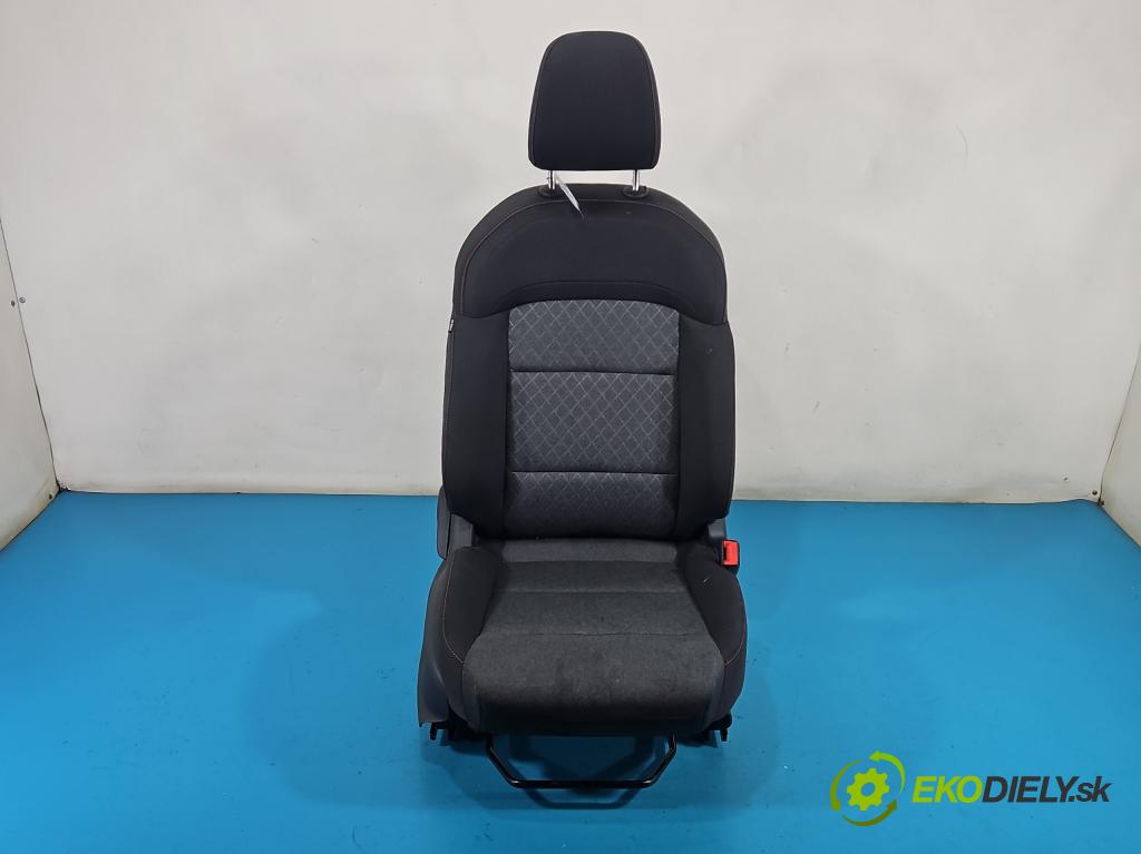 MG MG3  24- 1.5 16V 116 HP manual 85 kW 1495 cm3 5- Sedačka pravý  (Sedadlo)