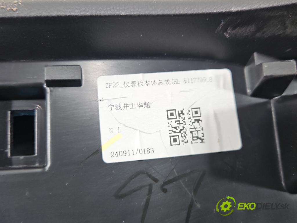 MG MG3  24- 1.5 16V 116 HP manual 85 kW 1495 cm3 5- kokpit,pristrojová doska rozdeľovacia