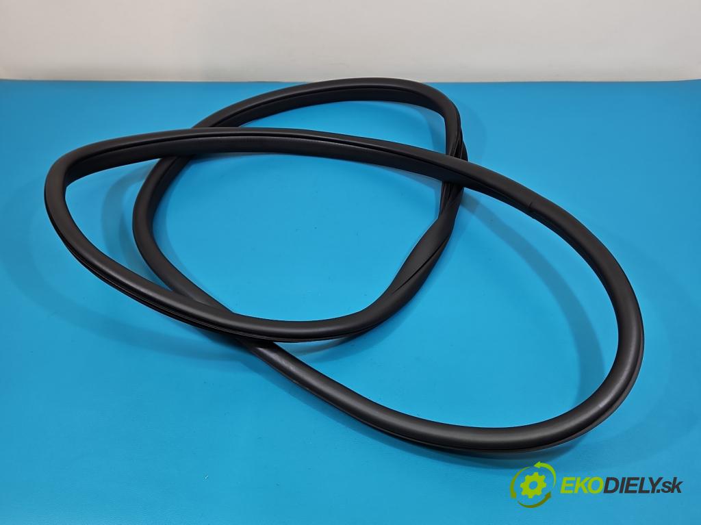 MG MG3  24- 1.5 16V 116 hp manual 85 kW 1495 cm3 5- Těsnění: dveře zadní pravé 11198165 (Karoserie ostatní)