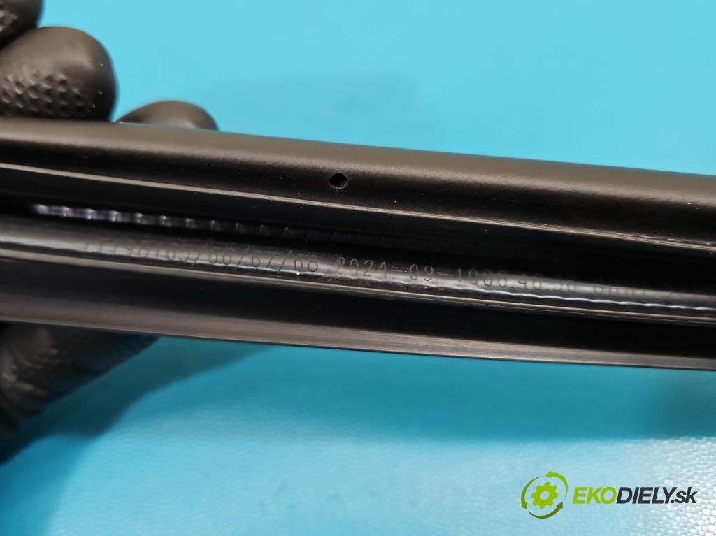 MG MG3  24- 1.5 16V 116 hp manual 85 kW 1495 cm3 5- Těsnění: dveře zadní pravé 11198165 (Karoserie ostatní)