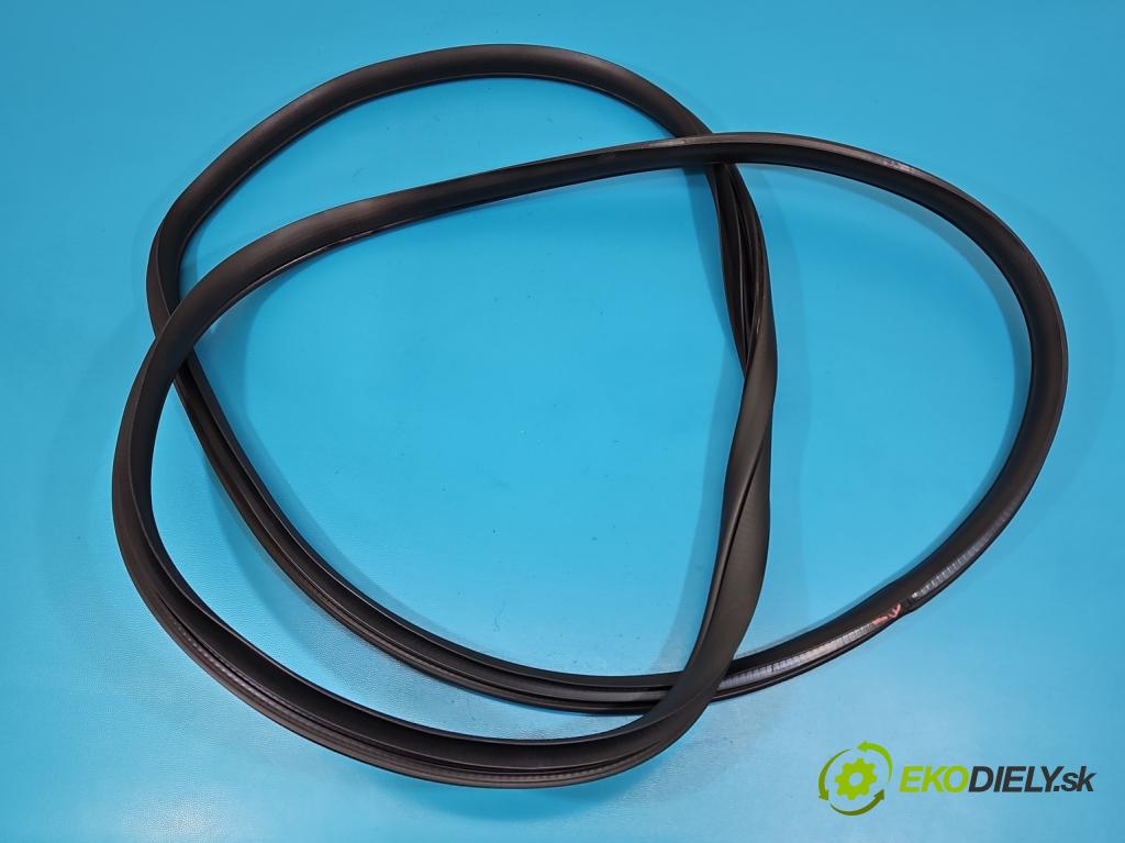 MG MG3  24- 1.5 16V 116 hp manual 85 kW 1495 cm3 5- Těsnění: dveře zadní pravé 11198165 (Karoserie ostatní)