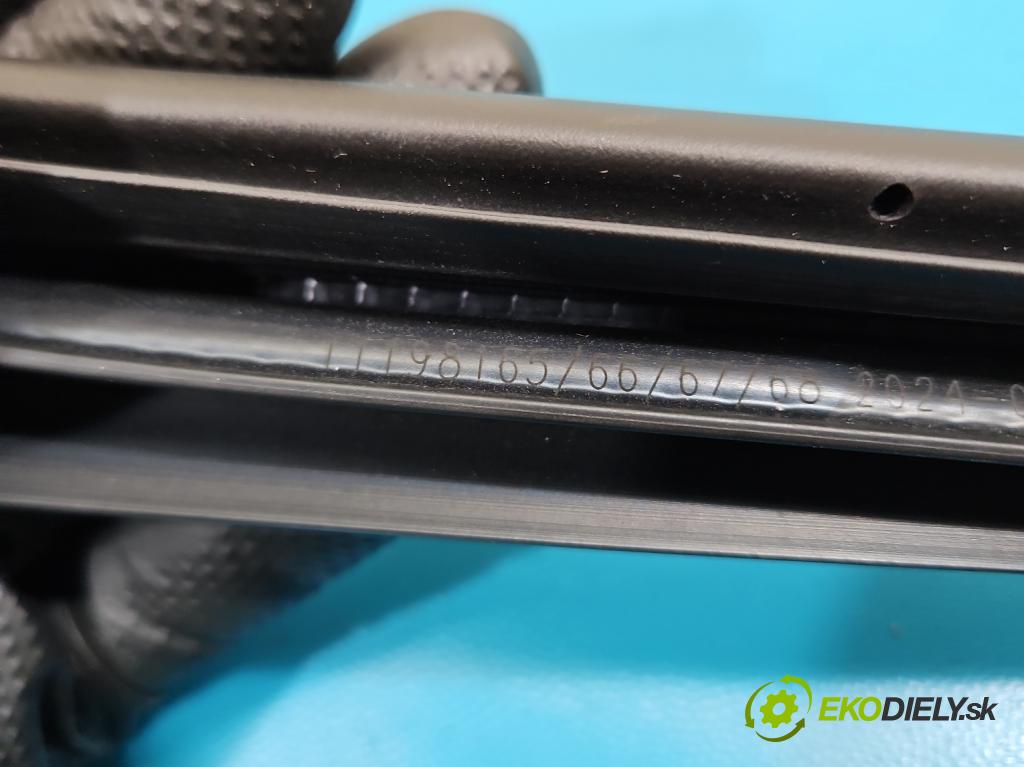 MG MG3  24- 1.5 16V 116 hp manual 85 kW 1495 cm3 5- Těsnění: dveře zadní pravé 11198165 (Karoserie ostatní)