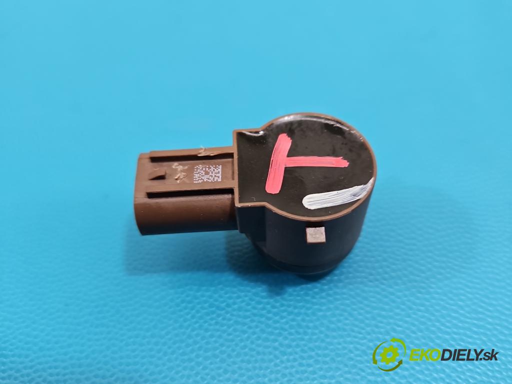 MG MG3  24- 1.5 16V 116 hp manual 85 kW 1495 cm3 5- snímač parkování 10850857