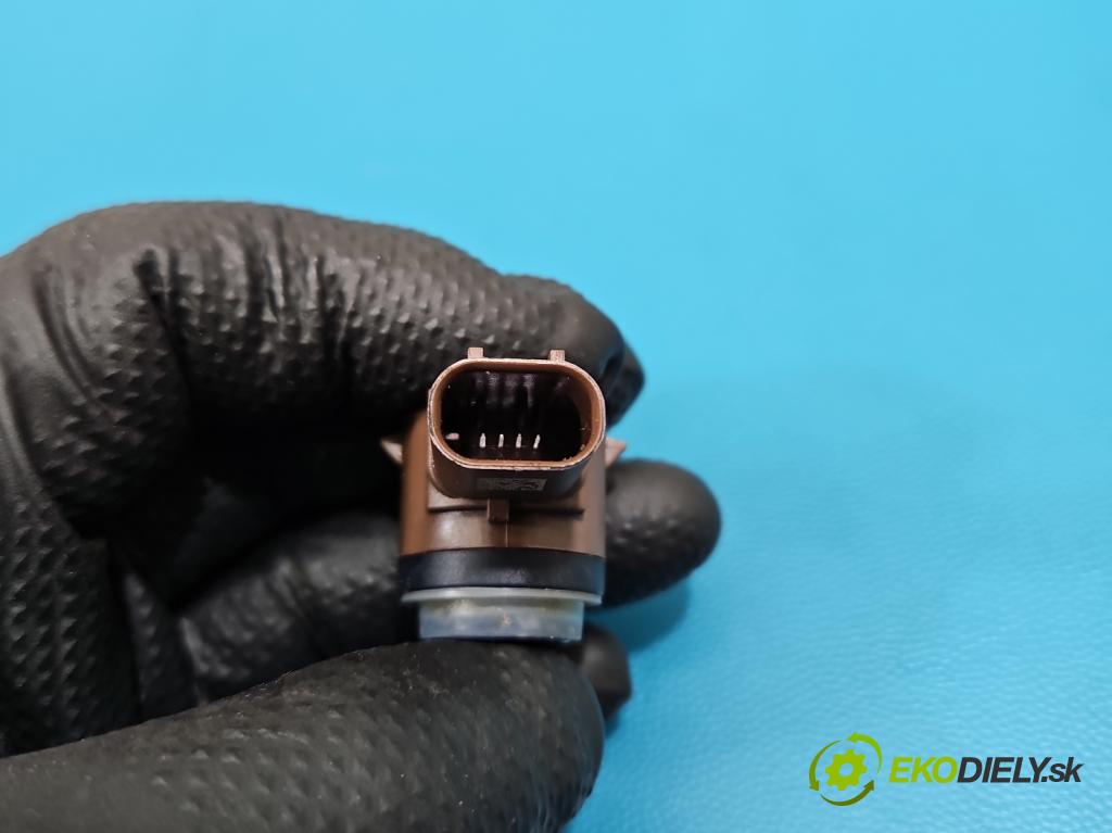 MG MG3  24- 1.5 16V 116 hp manual 85 kW 1495 cm3 5- snímač parkování 10850857