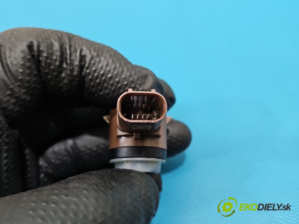 MG MG3  24- 1.5 16V 116 HP manual 85 kW 1495 cm3 5- snímač parkovaní: 10850857