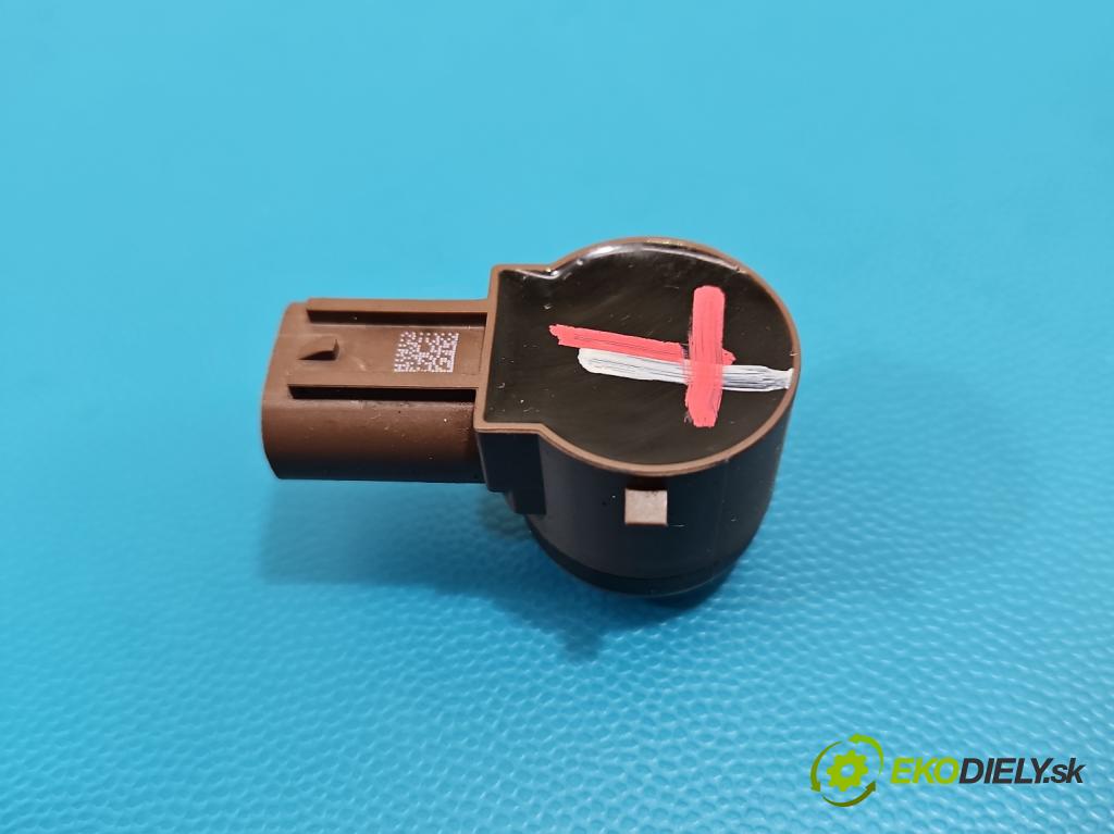 MG MG3  24- 1.5 16V 116 HP manual 85 kW 1495 cm3 5- snímač parkovaní: 10850857