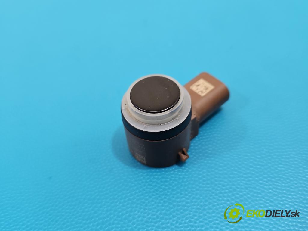 MG MG3  24- 1.5 16V 116 HP manual 85 kW 1495 cm3 5- snímač parkovaní: 10850857