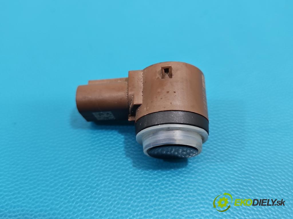 MG MG3  24- 1.5 16V 116 HP manual 85 kW 1495 cm3 5- snímač parkovaní: 10850857