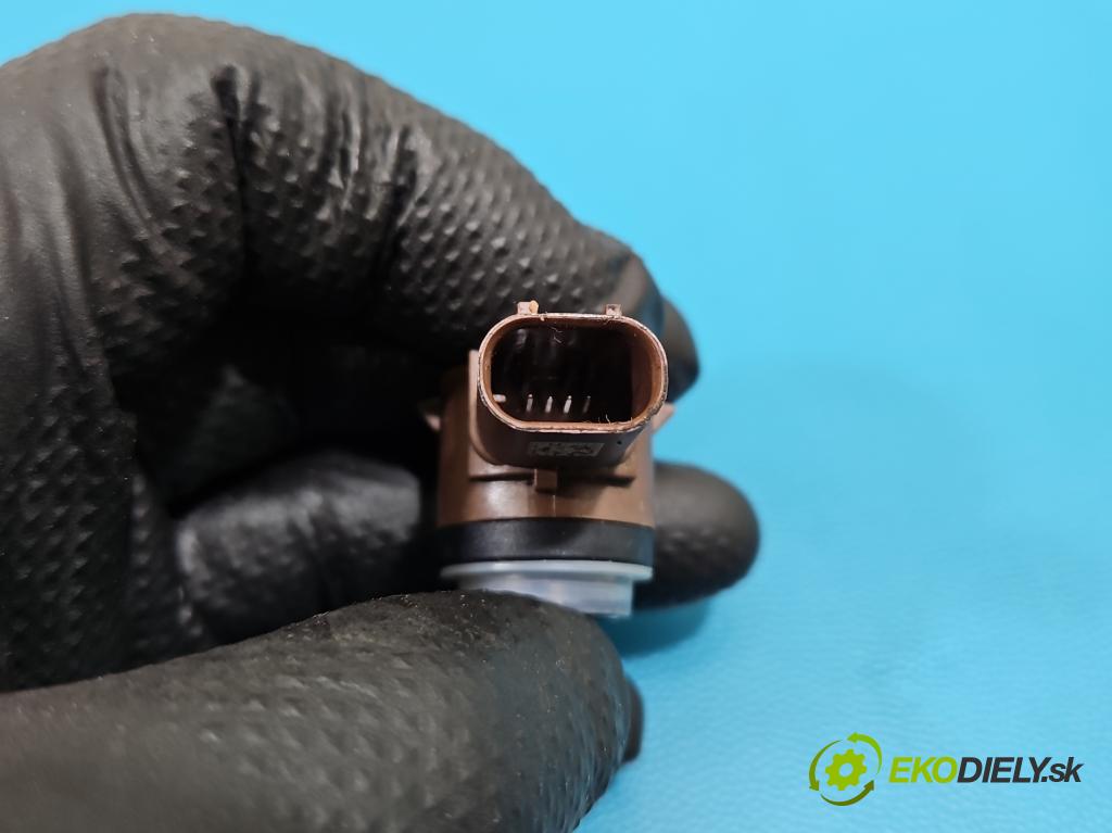 MG MG3  24- 1.5 16V 116 HP manual 85 kW 1495 cm3 5- snímač parkovaní: 10850857