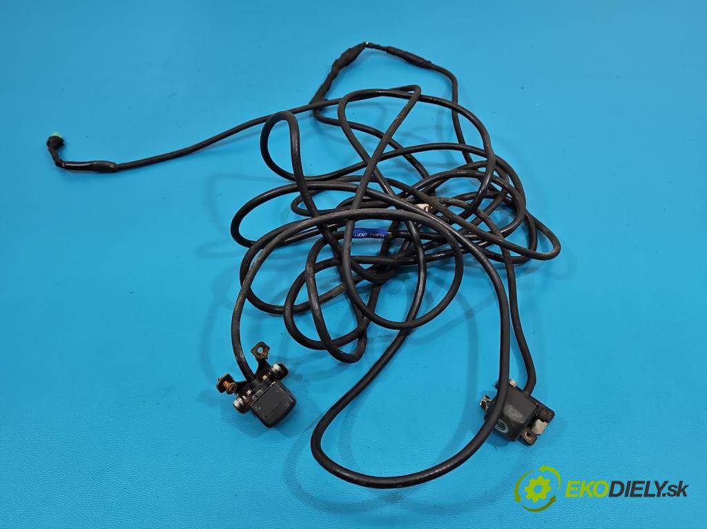 Volvo XC90 I 2002-2014 2.5 T 209KM automatic 154 kW 2521 cm3 5- Radio ALPINE INE-W920R