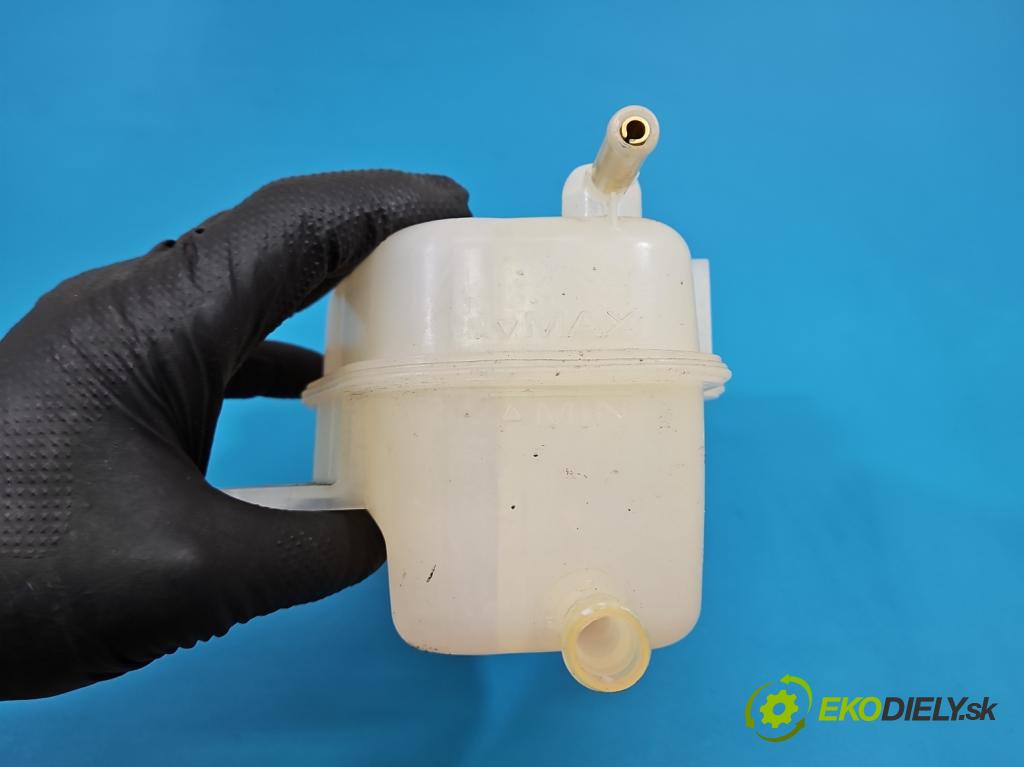 MG MG3  24- 1.5 16V 116 HP manual 85 kW 1495 cm3 5- Nádrž: kompenzačné: 544955268