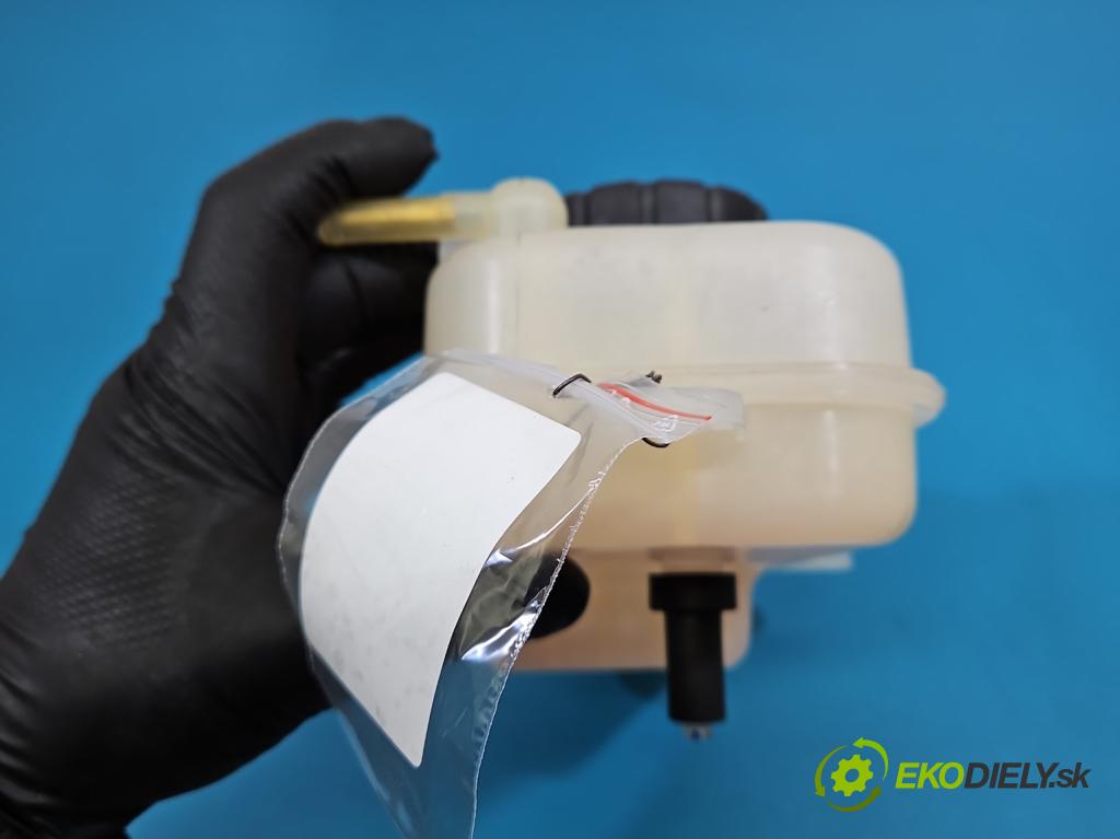 MG MG3  24- 1.5 16V 116 HP manual 85 kW 1495 cm3 5- Nádrž: kompenzačné: 544955268