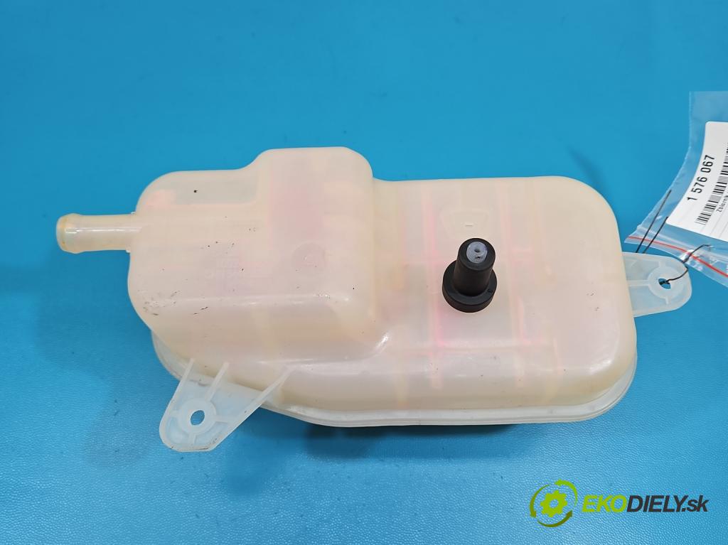 MG MG3  24- 1.5 16V 116 HP manual 85 kW 1495 cm3 5- Nádrž: kompenzačné: 544955268