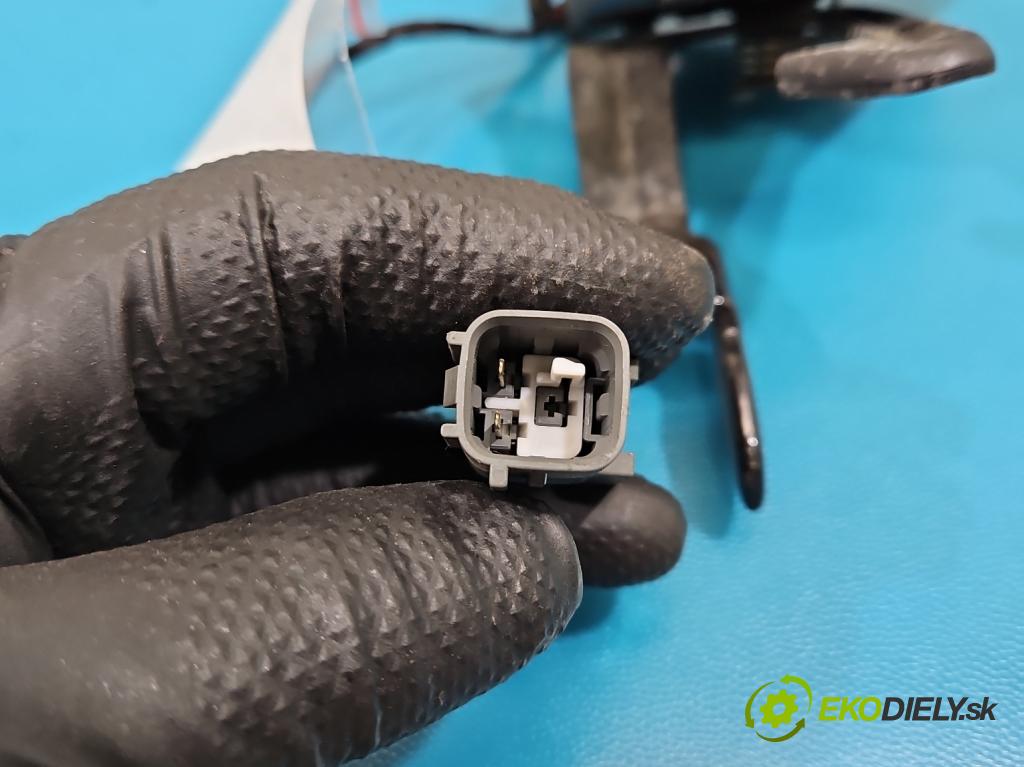 MG MG3  24- 1.5 16V 116 HP manual 85 kW 1495 cm3 5- zámok kapoty 11607124