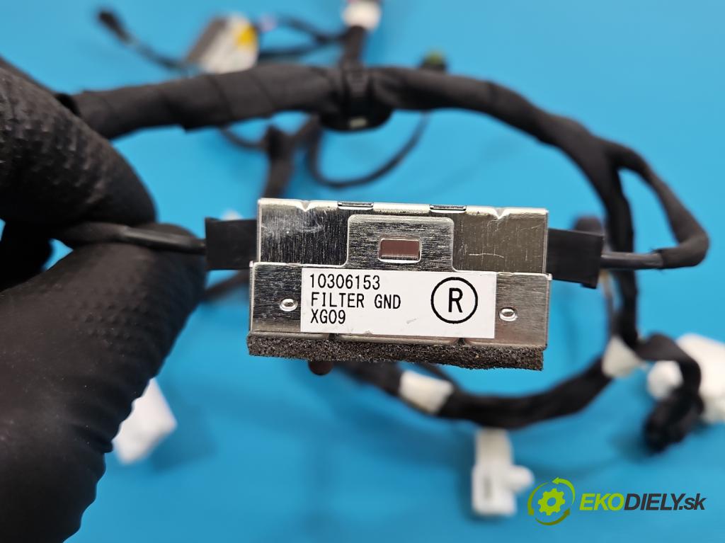 MG MG3  24- 1.5 16V 116 HP manual 85 kW 1495 cm3 5- Zväzok: kufrové dvere zadné 35851602