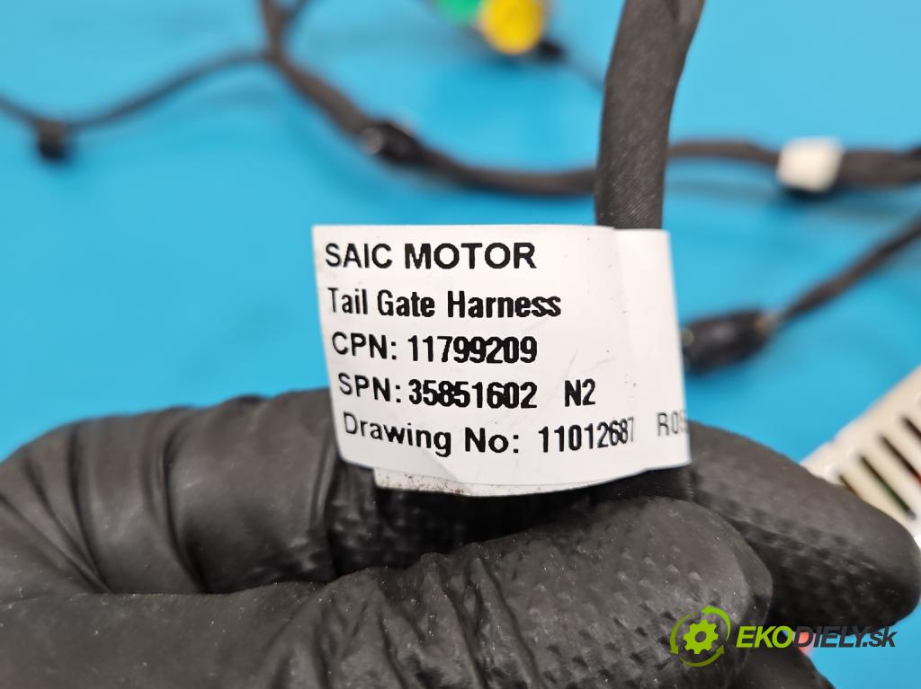 MG MG3  24- 1.5 16V 116 HP manual 85 kW 1495 cm3 5- Zväzok: kufrové dvere zadné 35851602