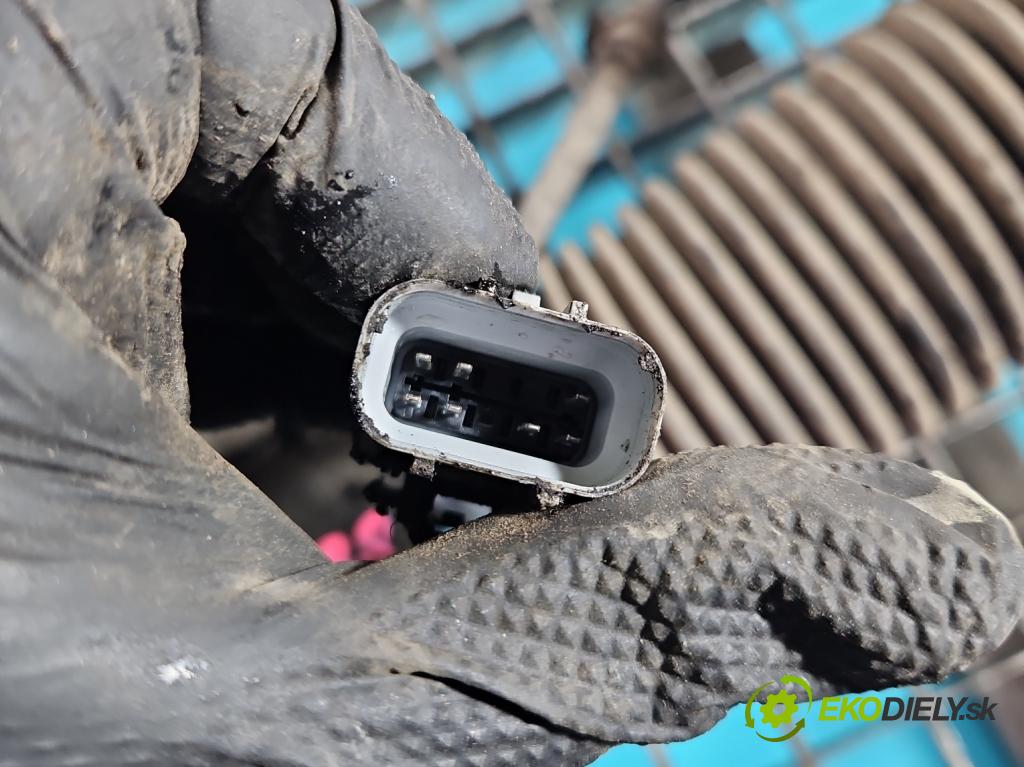 Opel Insignia A 2008-2017 2.0 cdti B20DTH: 170 HP automatic 125 kW 1956 cm3 5- tlmič predné pravý  (Kľučka dverí ostatné)