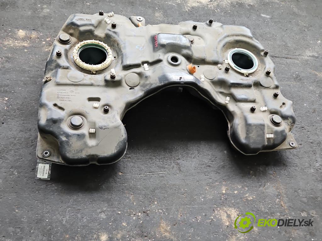 Mercedes GL II X166 2012-2015 4.7 V8 278928 340KM: automatic 250 kW 4663 cm3 5- Nádrž: palivo  (Palivová nádrž)