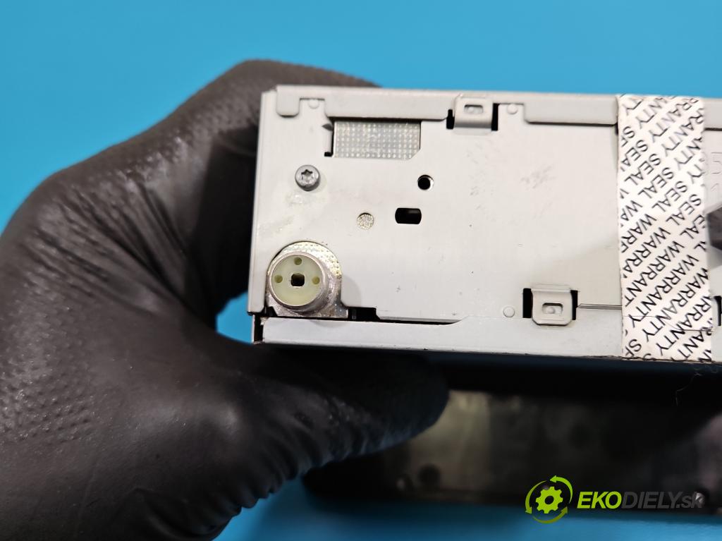 Alfa romeo 159 1.9 jtd 150 HP manual 110 kW 1910 cm3 4- Radio originál 7646302316