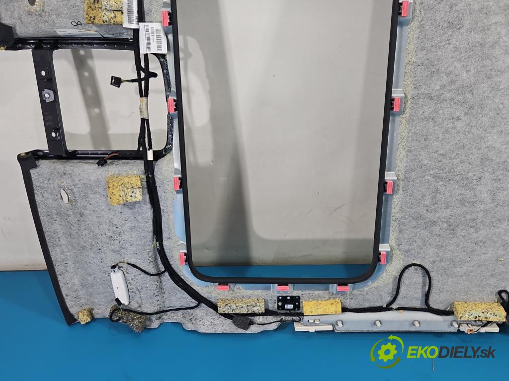 Audi A8 D4 2009-2017 sedan / střešní okno / verze krátký: