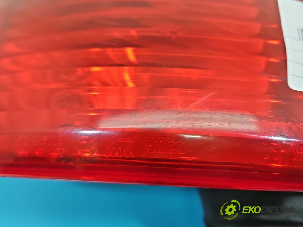 Toyota Avensis I T22 1997-2003 1.6 vvti 110 hp manual 81 kW 1598 cm3 5- světlo zadní levé  (Klika dveří ostatní)