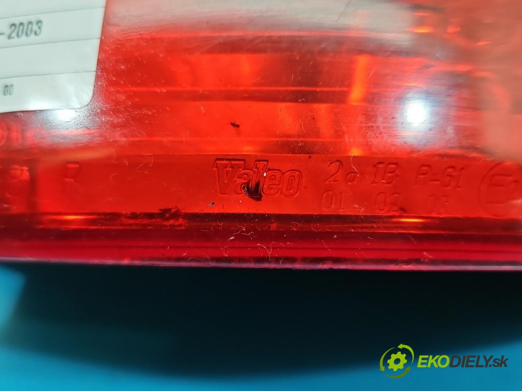 Toyota Avensis I T22 1997-2003 1.6 vvti 110 HP manual 81 kW 1598 cm3 5- svetlo / reflektor zadné pravé  (Kľučka dverí ostatné)