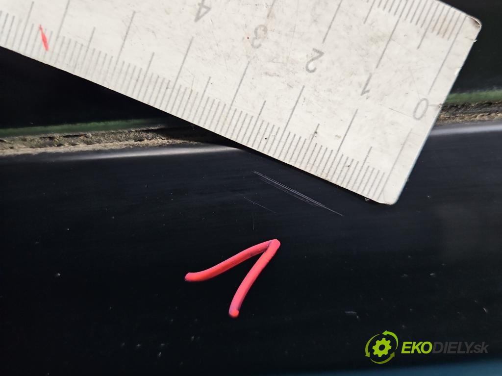 Volvo V40 I 1995-2004 1.8 16V 122 HP manual 90 kW 1783 cm3 5- zadna kufor  (Kapota zadná (kufor))