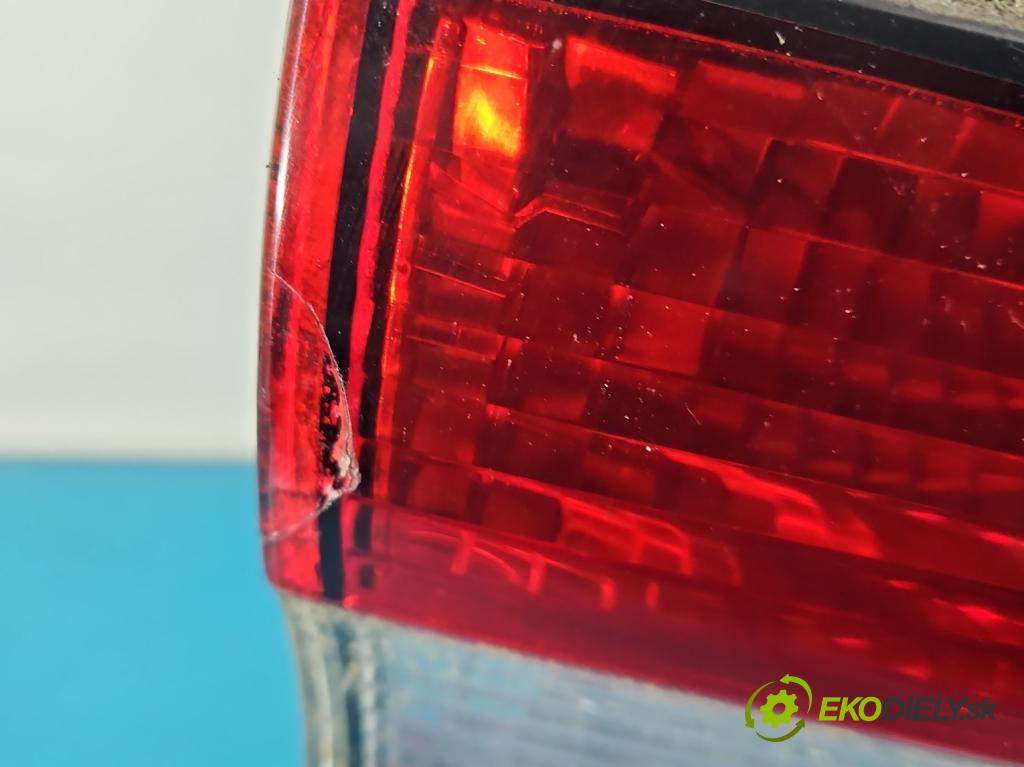 Volvo V40 I 1995-2004 1.8 16V 122 HP manual 90 kW 1783 cm3 5- zadna kufor  (Kapota zadná (kufor))