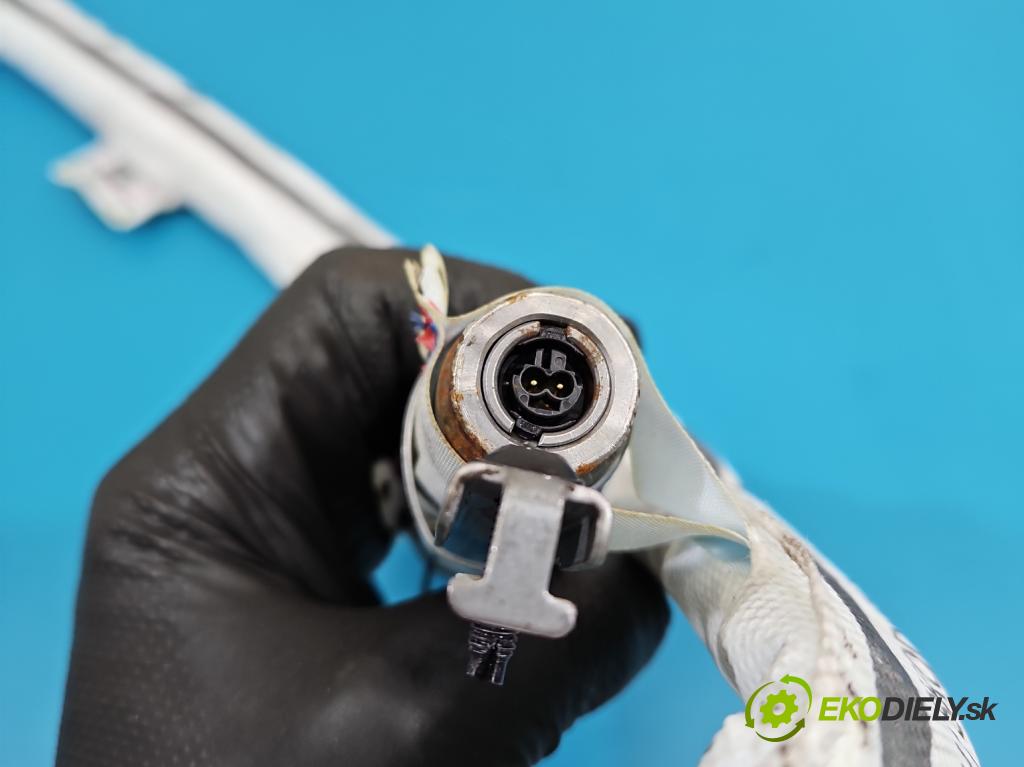 Skoda Fabia III 2014- 2021 1.0 TSI 95 HP manual 70 kW 999 cm3 5- clona pravé 6V0880742E