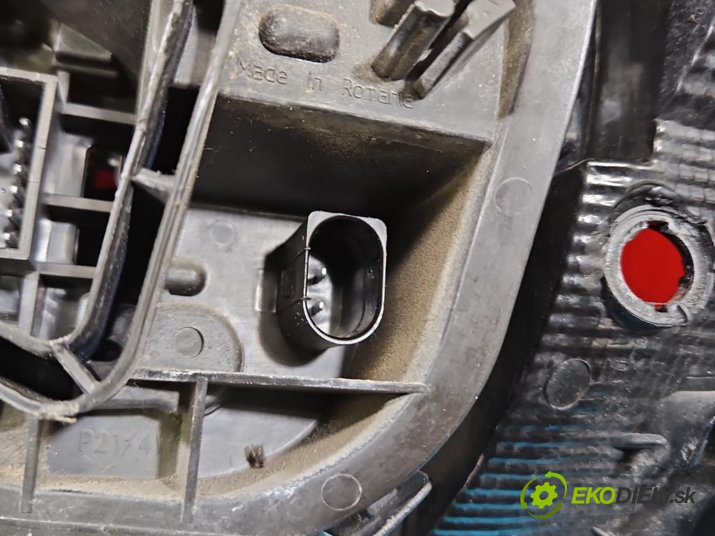 Skoda Fabia III 2014- 2021 1.0 TSI 95 HP manual 70 kW 999 cm3 5- svetlo / reflektor zadné ľavé 6V9945095 (Kľučka dverí ostatné)