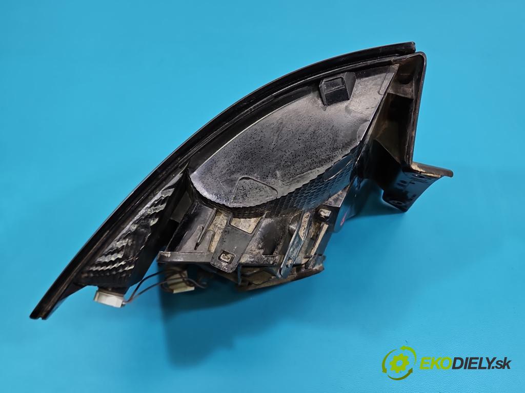 Skoda Fabia III 2014- 2021 1.0 TSI 95 HP manual 70 kW 999 cm3 5- svetlo / reflektor zadné pravé  (Kľučka dverí ostatné)