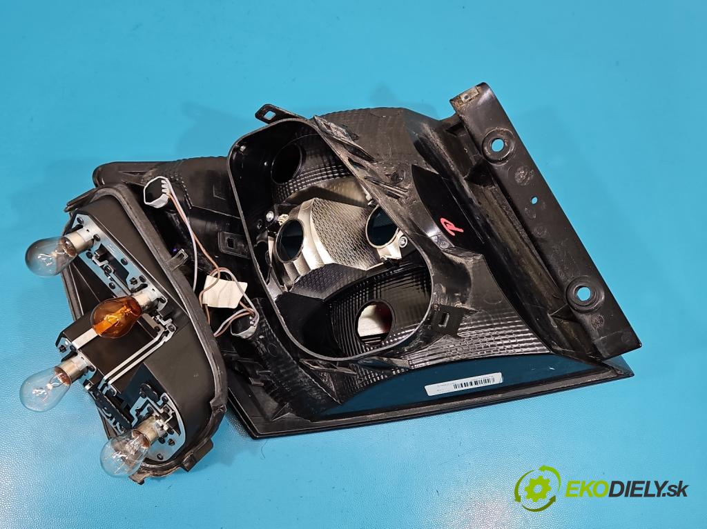 Skoda Fabia III 2014- 2021 1.0 TSI 95 HP manual 70 kW 999 cm3 5- svetlo / reflektor zadné pravé  (Kľučka dverí ostatné)