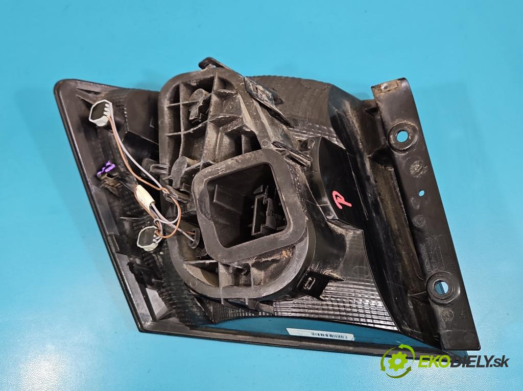 Skoda Fabia III 2014- 2021 1.0 TSI 95 HP manual 70 kW 999 cm3 5- svetlo / reflektor zadné pravé  (Kľučka dverí ostatné)