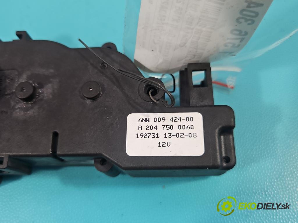 Mercedes GL II X166 2012-2015 4.7 V8 278928 340KM automatic 250 kW 4663 cm3 5- zámek kufrových dveří zadní A2047500060