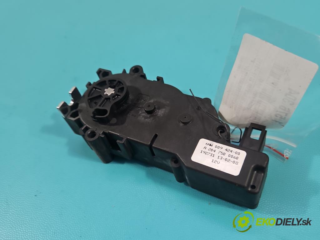 Mercedes GL II X166 2012-2015 4.7 V8 278928 340KM automatic 250 kW 4663 cm3 5- zámek kufrových dveří zadní A2047500060