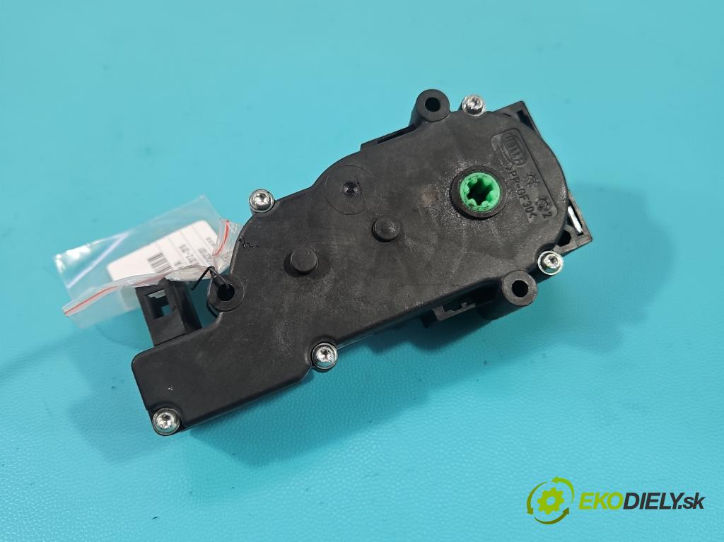 Mercedes GL II X166 2012-2015 4.7 V8 278928 340KM automatic 250 kW 4663 cm3 5- zámek kufrových dveří zadní A2047500060