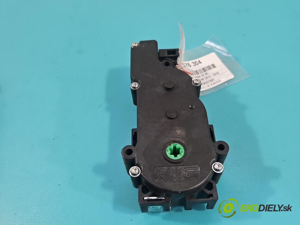 Mercedes GL II X166 2012-2015 4.7 V8 278928 340KM automatic 250 kW 4663 cm3 5- zámek kufrových dveří zadní A2047500060