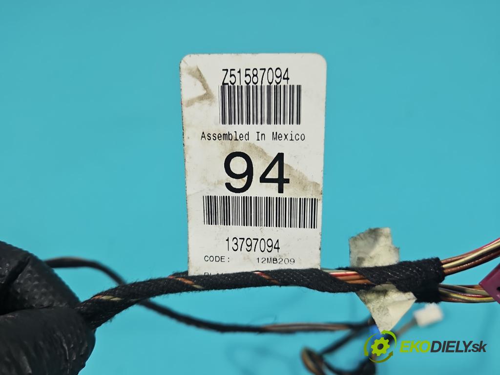 Mercedes GL II X166 2012-2015 4.7 V8 278928 340KM: automatic 250 kW 4663 cm3 5- Zväzok: dvere predné pravých A1665403713