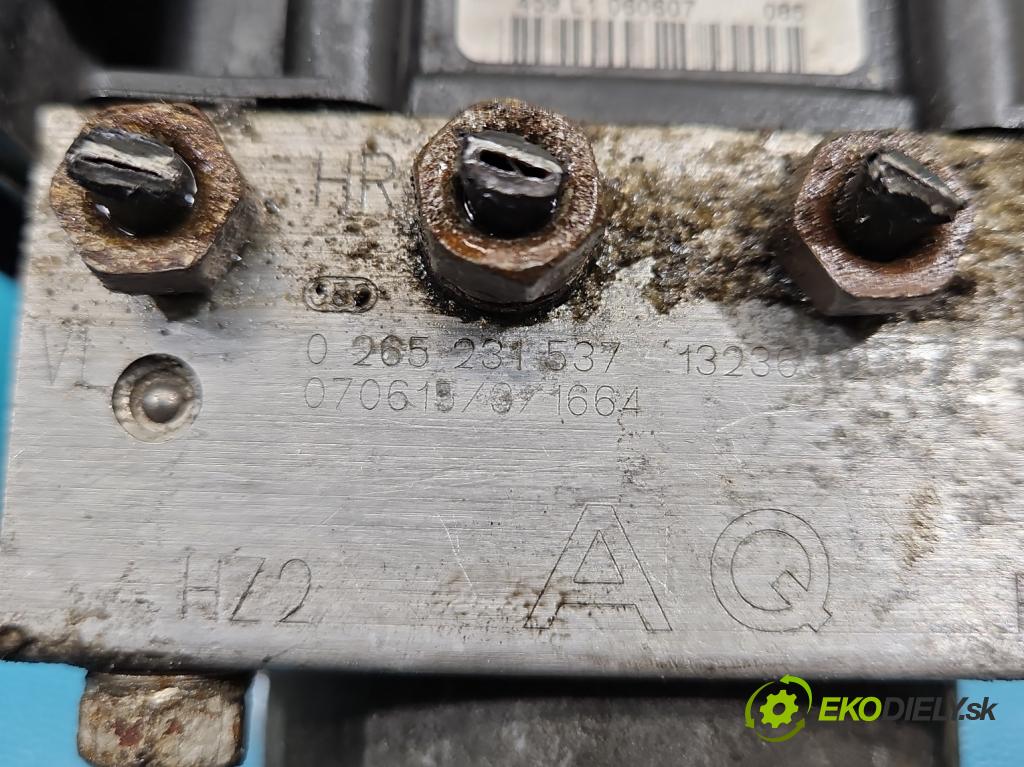 Opel Corsa D 2006-2014 1.3 cdti 75 hp manual 55 kW 1248 cm3 3- čerpadlo abs 0265800422 (Pumpa ABS)