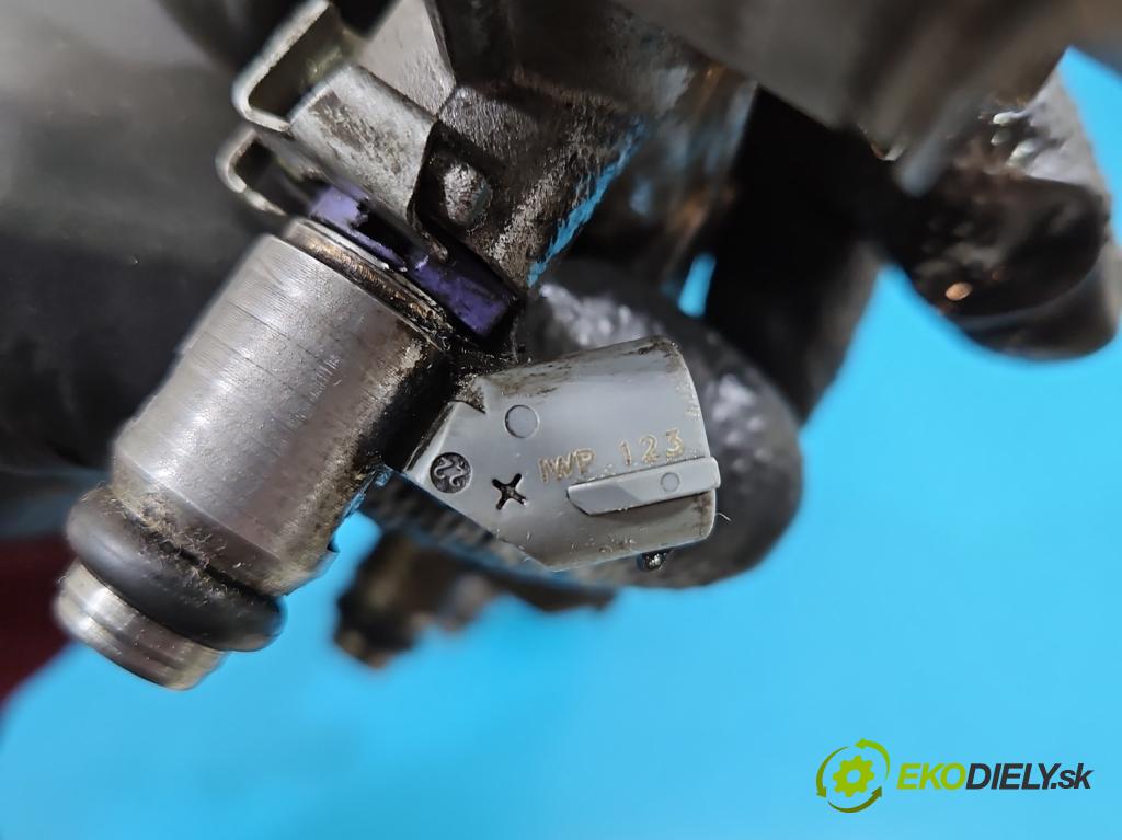 Seat Leon I 1999-2005 1.6 16V 105 HP manual 77 kW 1598 cm3 5- vstrek IWP123 (Vstrekovač paliva)