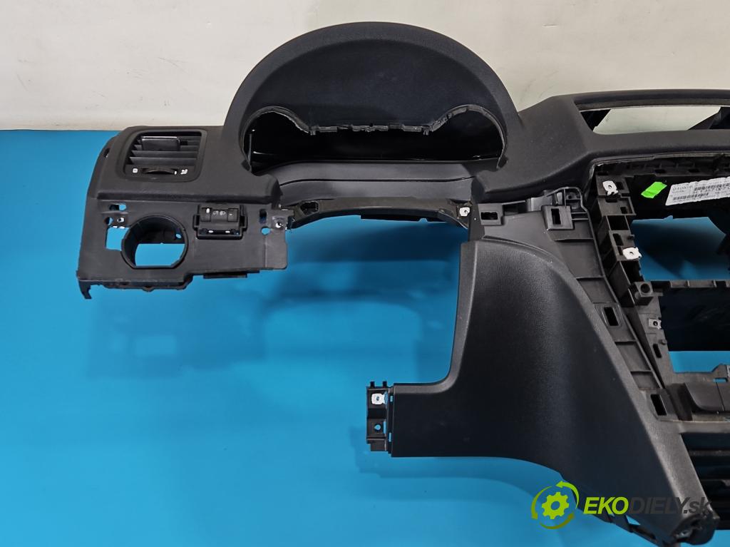 Skoda Yeti 2009-2017 2.0 tdi 110 hp manual 81 kW 1968 cm3 5- kokpit,přistrojova deska 