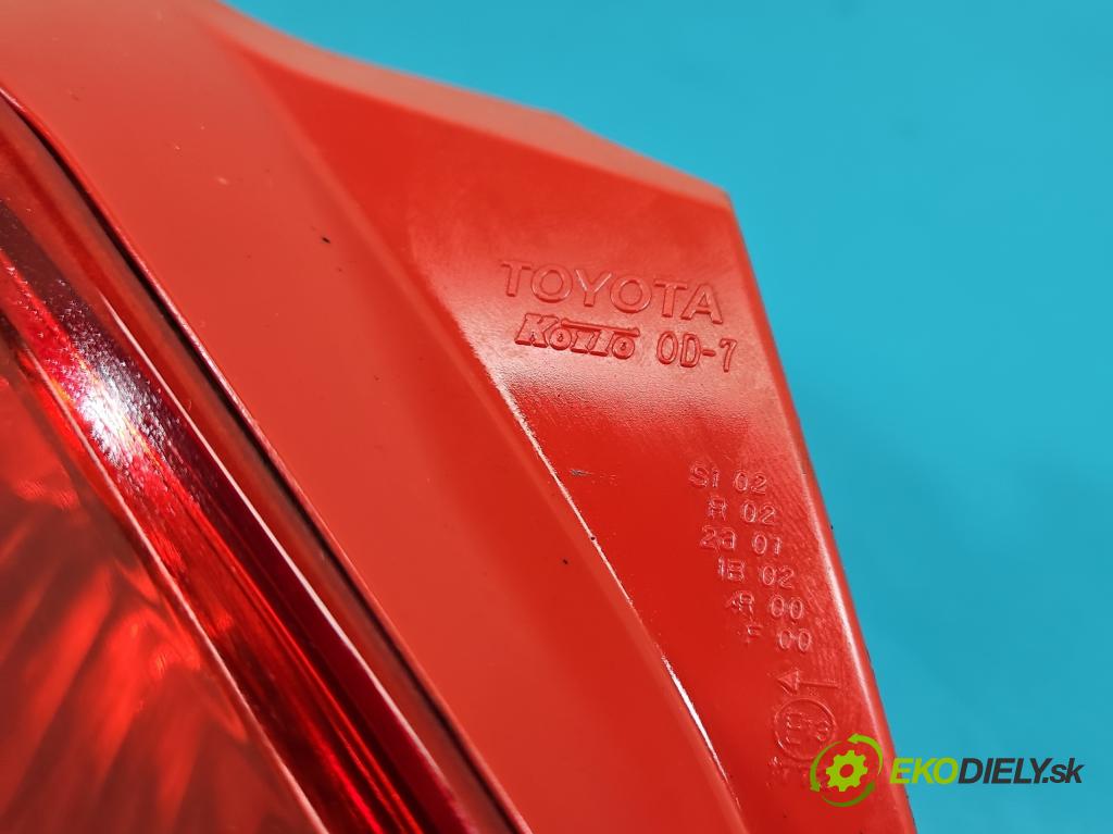 Toyota Yaris II 2005-2011 1.0 vvti 69KM manual 51 kW 998 cm3 5- svetlo / reflektor zadné ľavé  (Kľučka dverí ostatné)