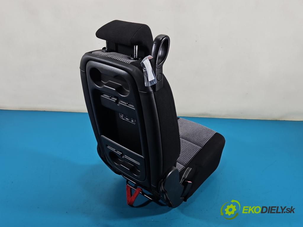 Peugeot 307 1.6 hdi 90 HP manual 66 kW 1560 cm3 5- Sedačka zadné stredný II